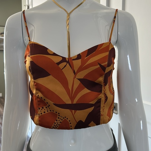 House of Harlow Smocked Crop Top - Picture 10 of 12